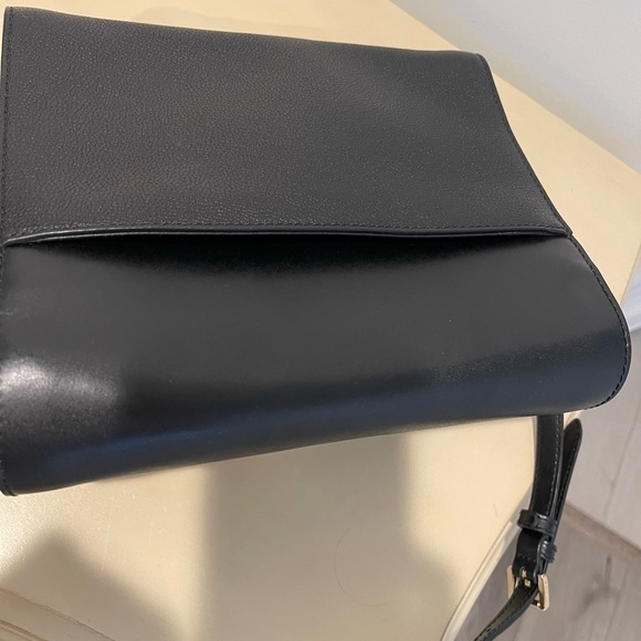 Micheal Kors cross body or over the shoulder purse - Picture 5 of 17